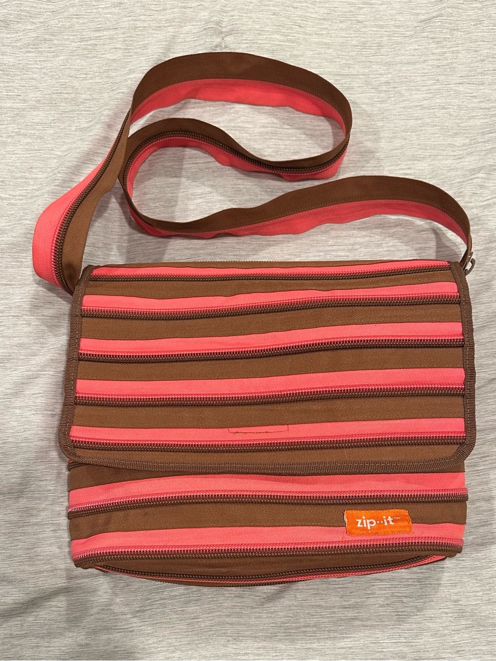 ZIPIT Medium Messenger Crossbody Bag